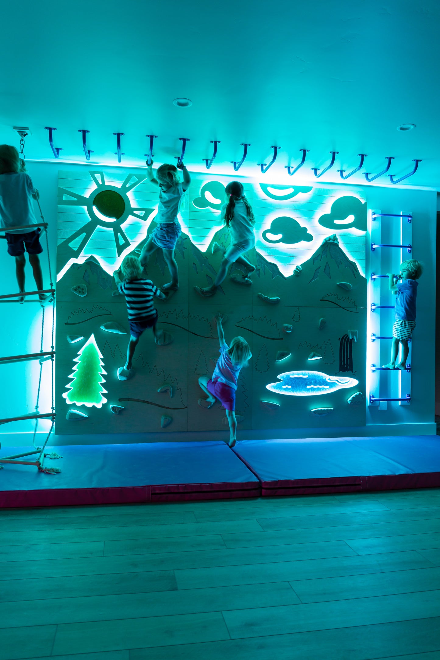 GOAT WALL - Aesthetic Indoor Kids Climbing Wall Kit
